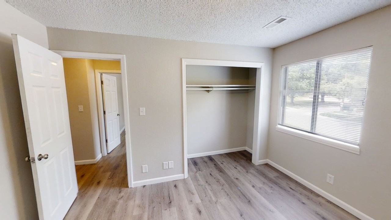Harrison Street Apartments - Photo 4 of 30