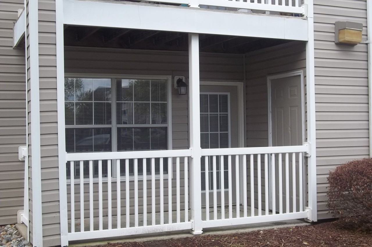 Featherstone Apartments at Kiln Creek - Photo 4 of 22