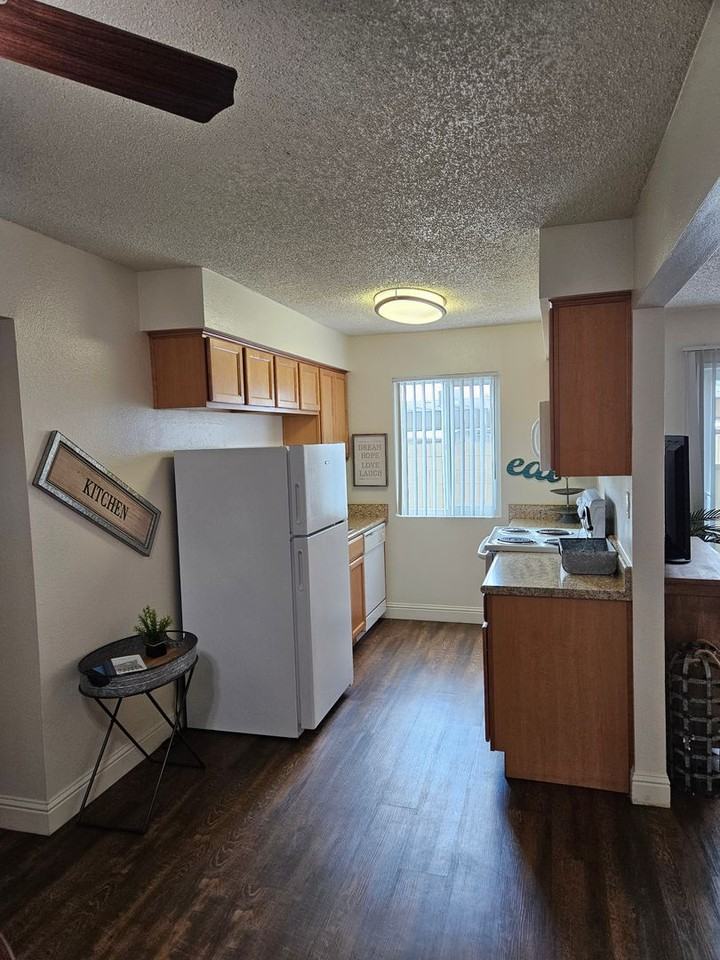 Parkwood Apartments - Photo 2 of 27