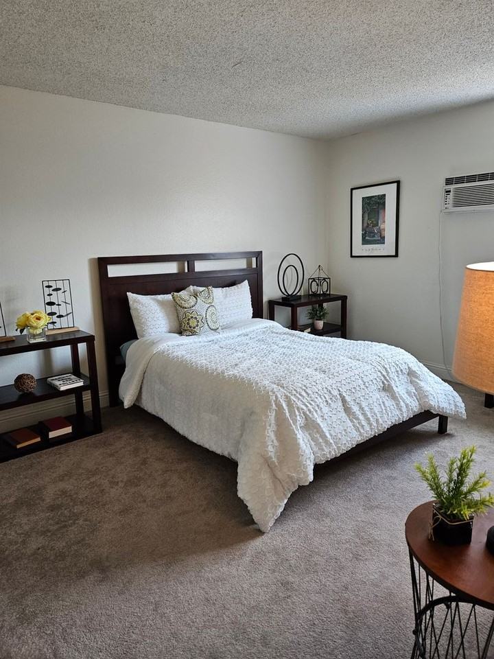 Parkwood Apartments - Photo 5 of 27