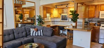 featured image of 1055 30th St