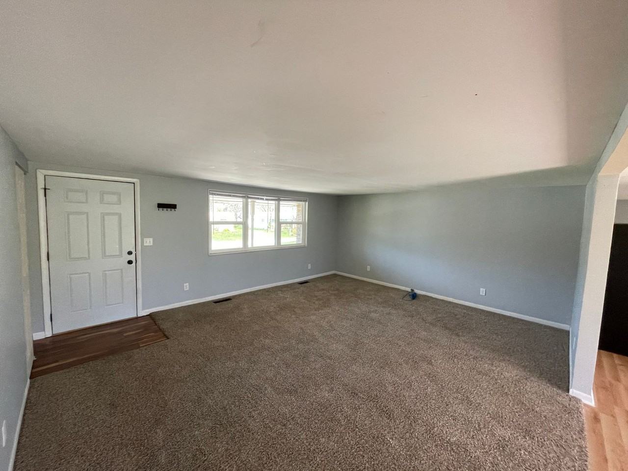 2306 Deerwood Dr - Photo 5 of 24