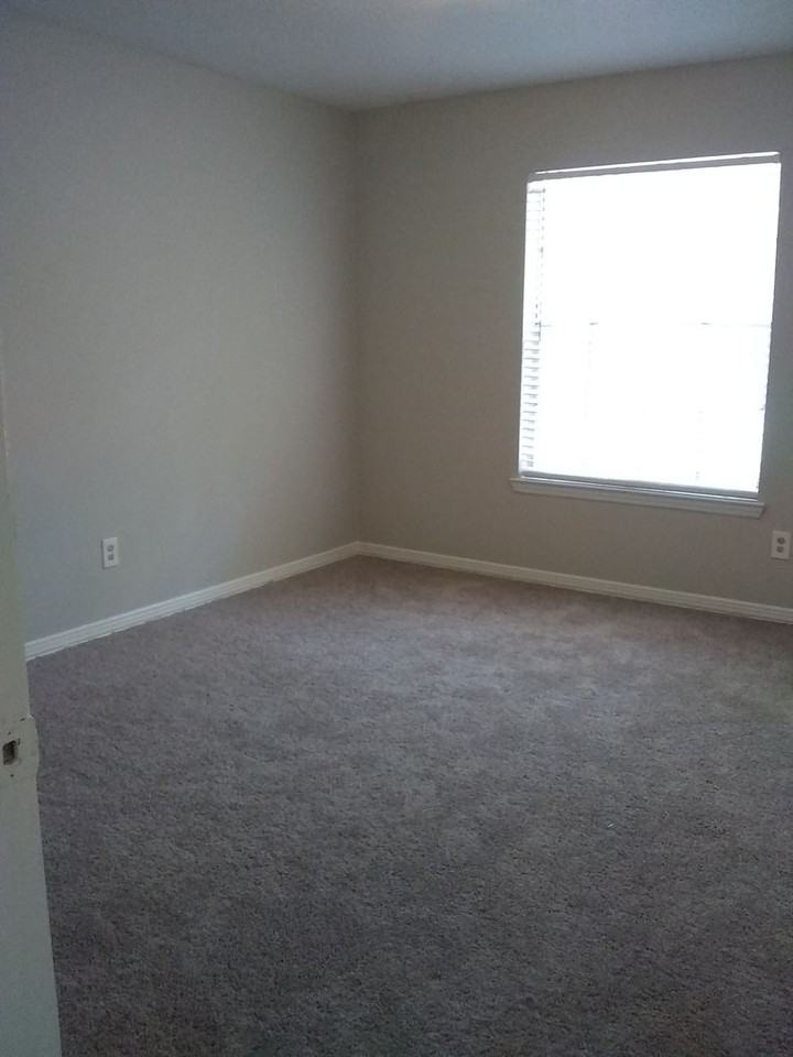 Woodhaven Apartments - Photo 4 of 14