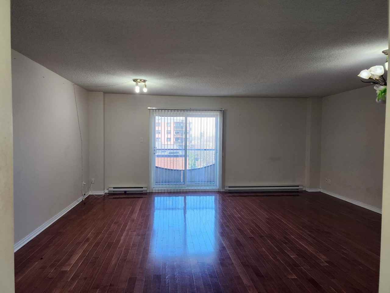 4475 Boulevard Saint-Jean #309 - Photo 3 of 14