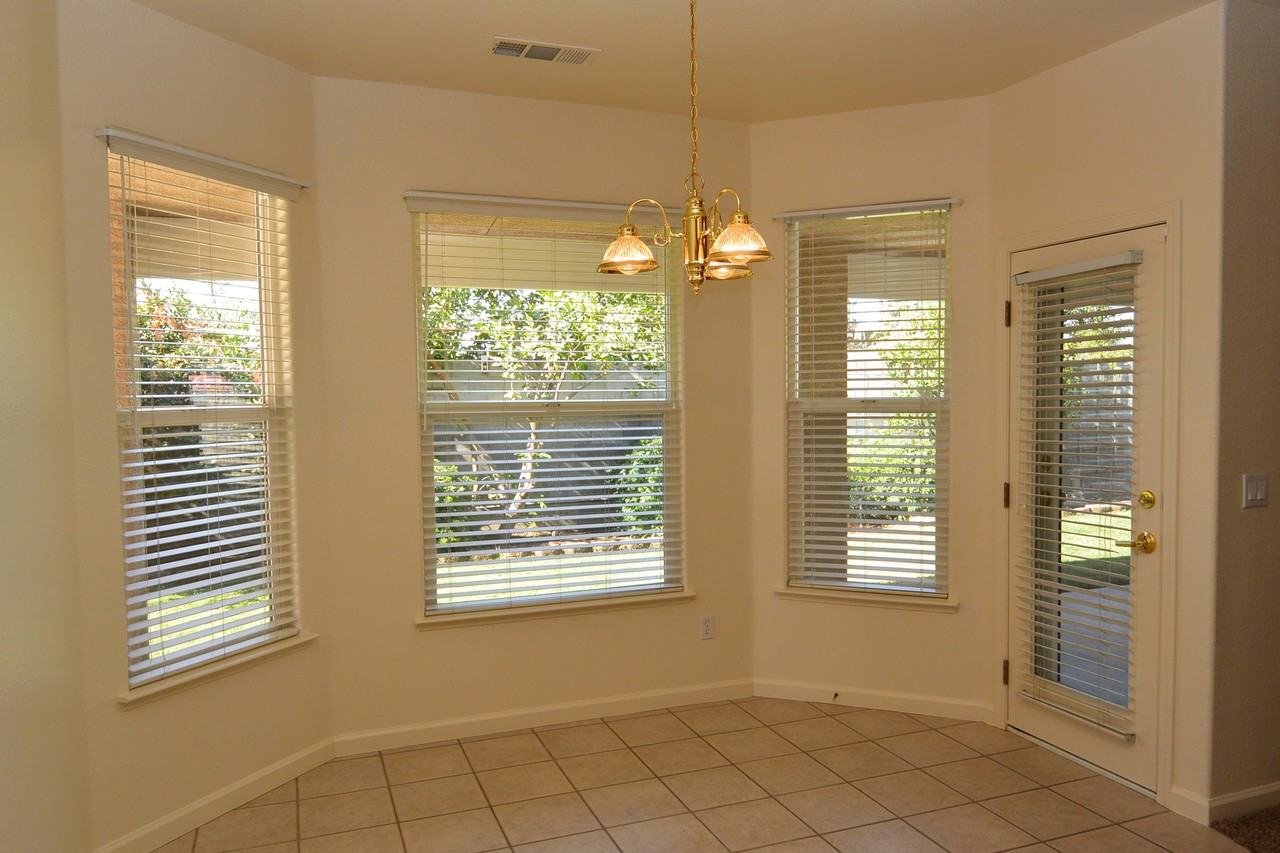 2439 S Beech Dr - Photo 5 of 15