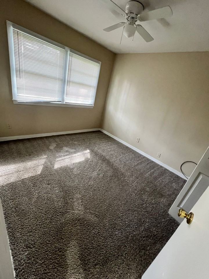 10705 Grafton Hall Rd - Photo 7 of 13