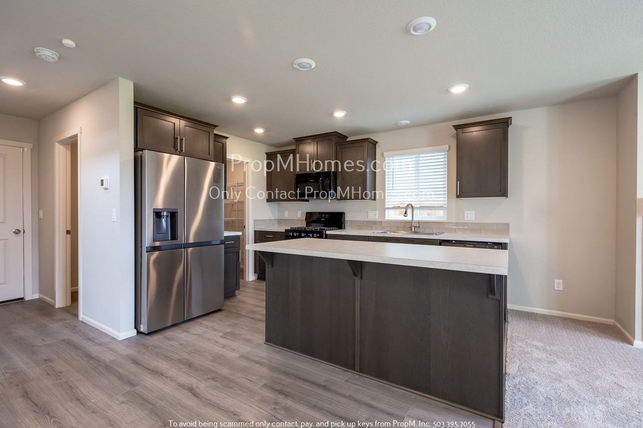 1122 Mccallum Ln - Photo 5 of 25