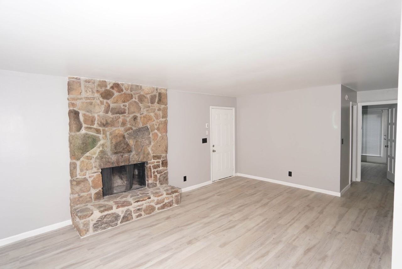 Mahogany Row - Photo 3 of 33