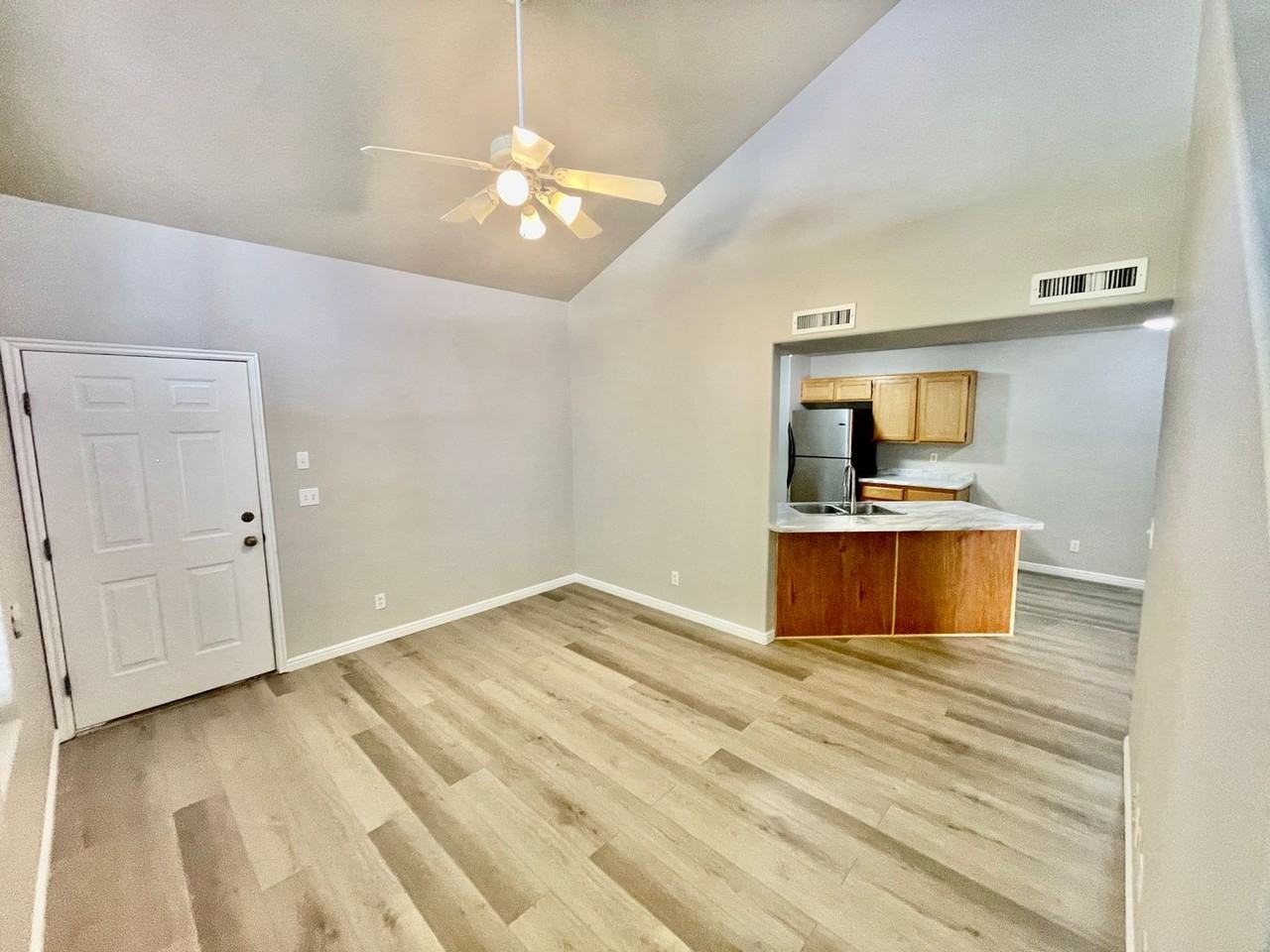 908 W 180 S - Photo 5 of 20