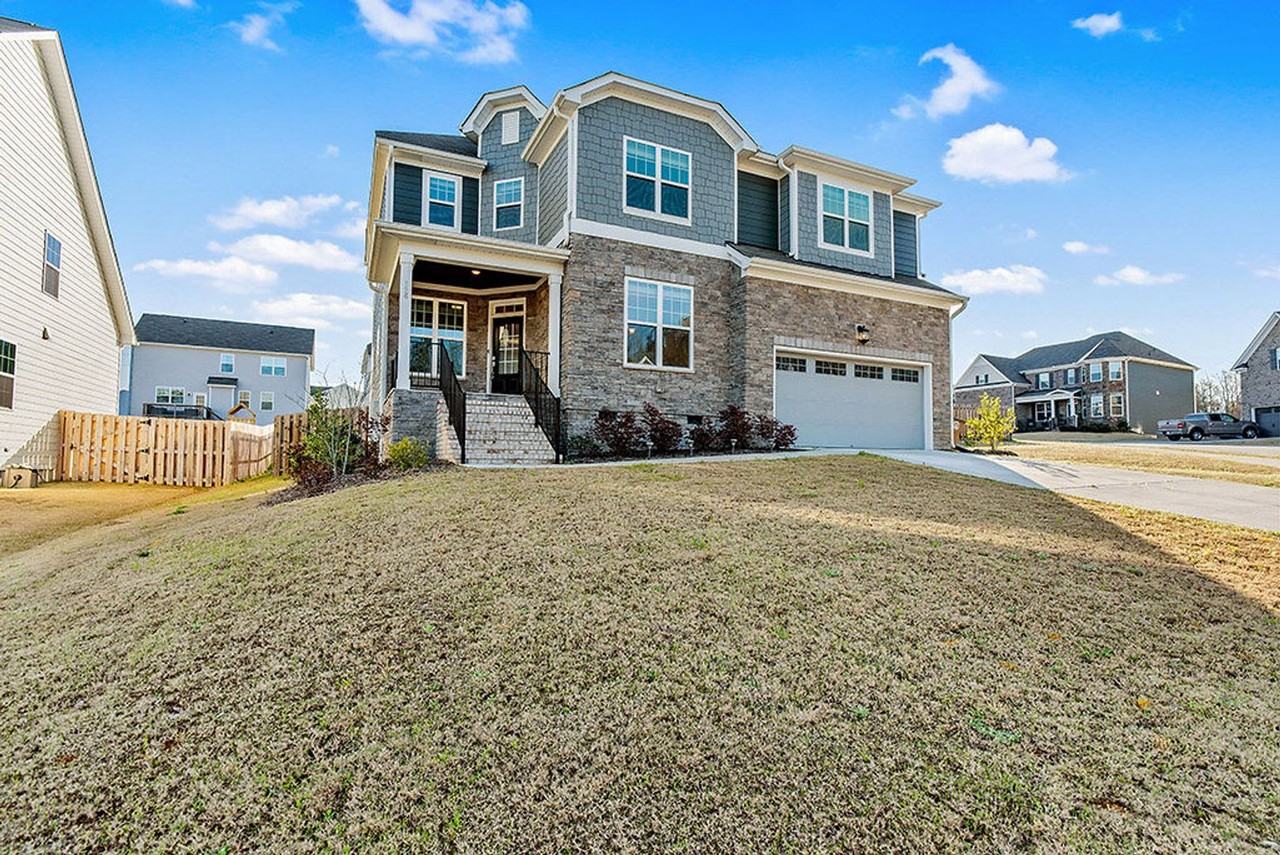 526 Boardwalk Dr - Photo 2 of 48