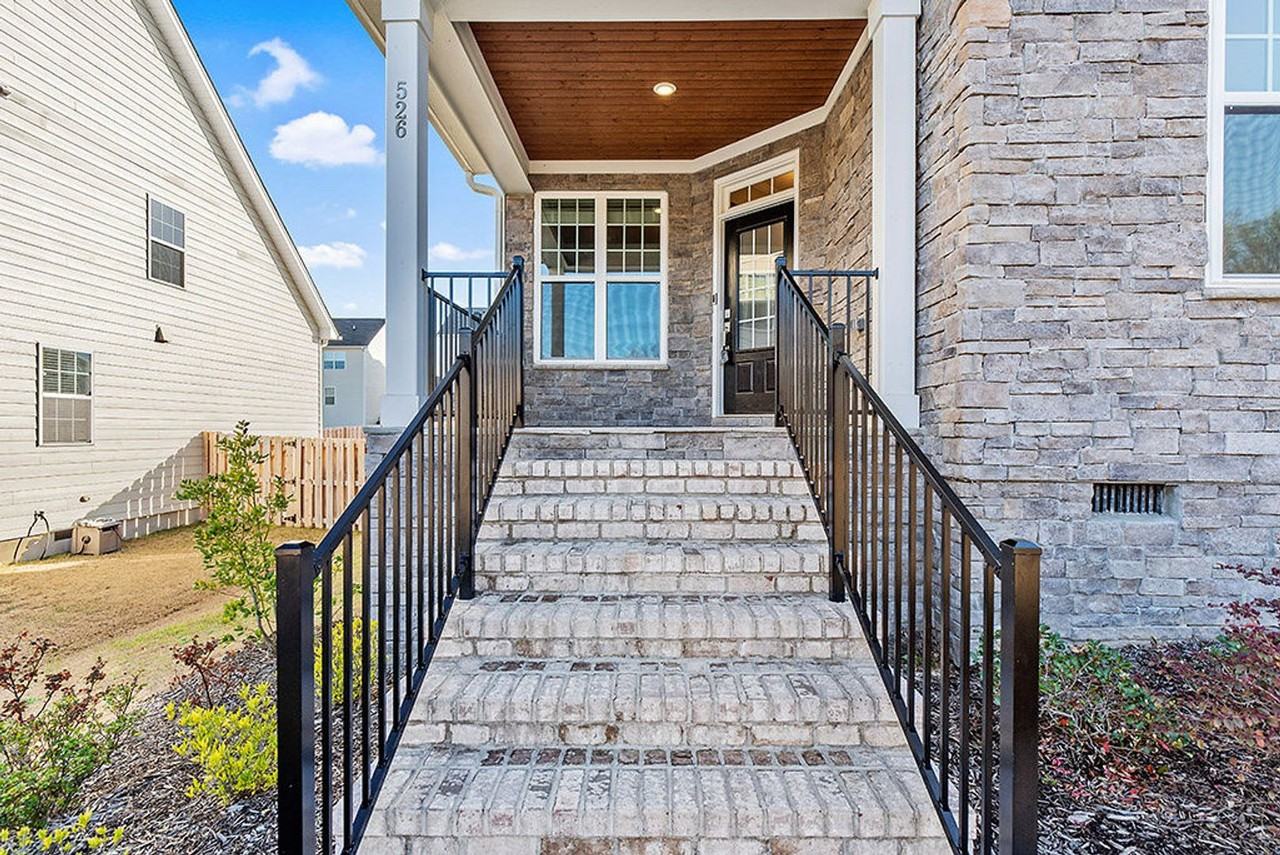 526 Boardwalk Dr - Photo 4 of 48