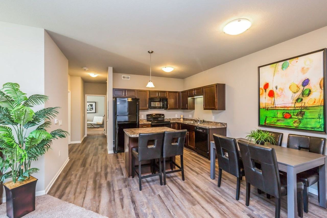 Carman Estates Apartments - Photo 5 of 19