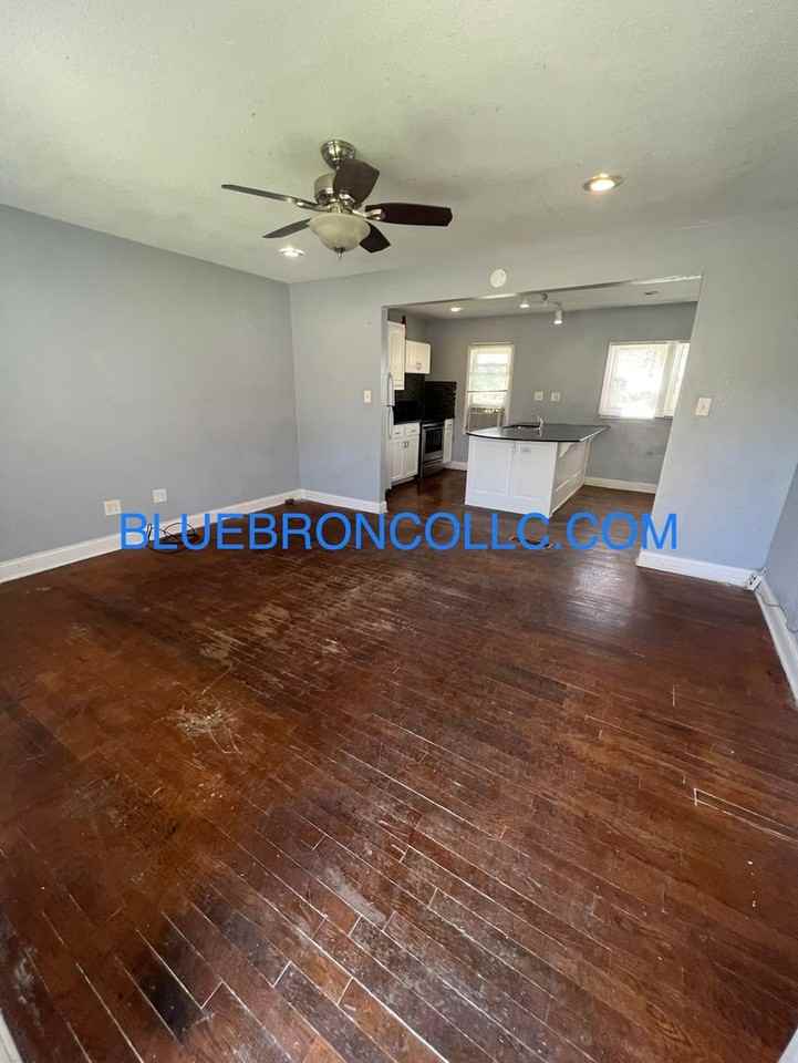 124 S Forest Ave - Photo 2 of 18