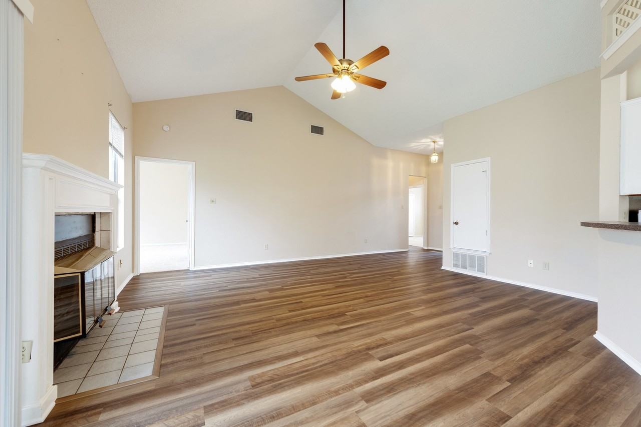 14504 Sandy Side Dr - Photo 2 of 16