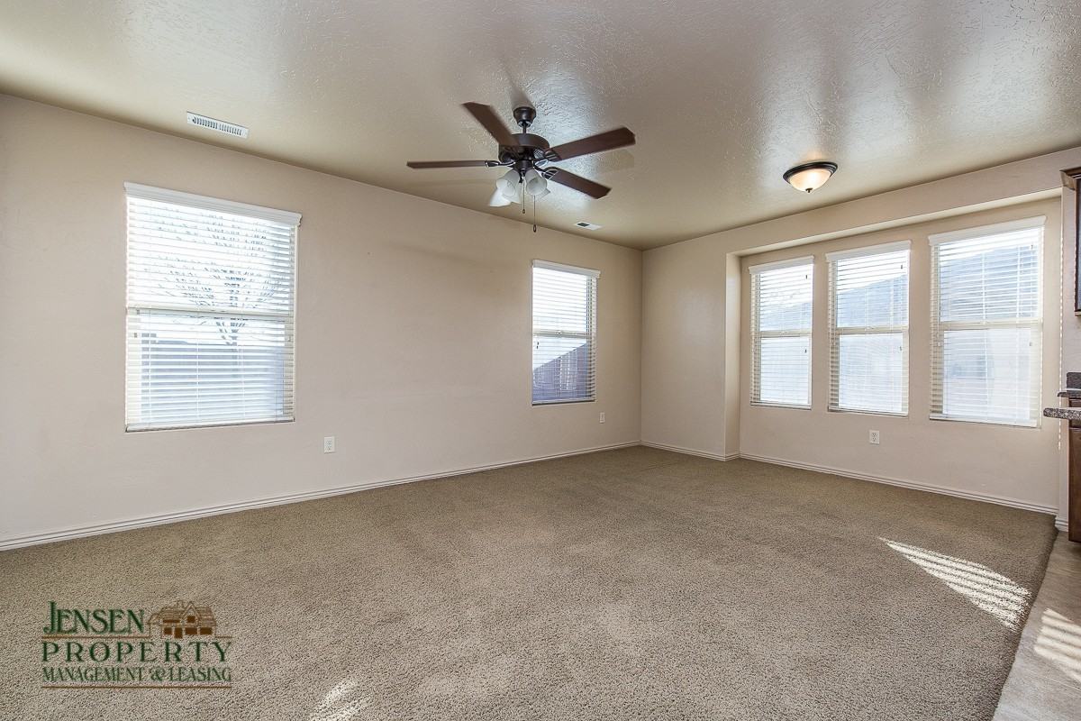 686 N 700 E - Photo 5 of 21