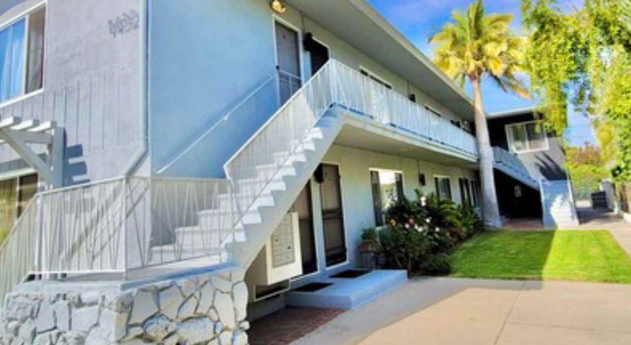 Barry Investments, LLC Apartments 1432 Barry Ave Los Angeles CA Zumper