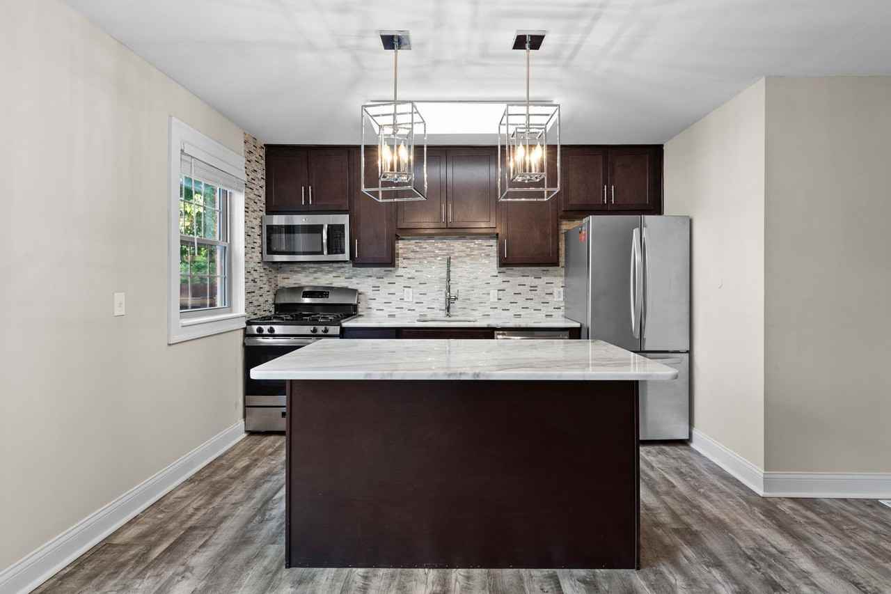 550 S. Clay - Photo 2 of 17