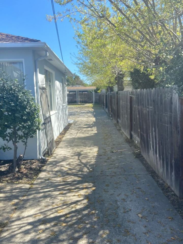 1645 Linden St - Photo 2 of 14