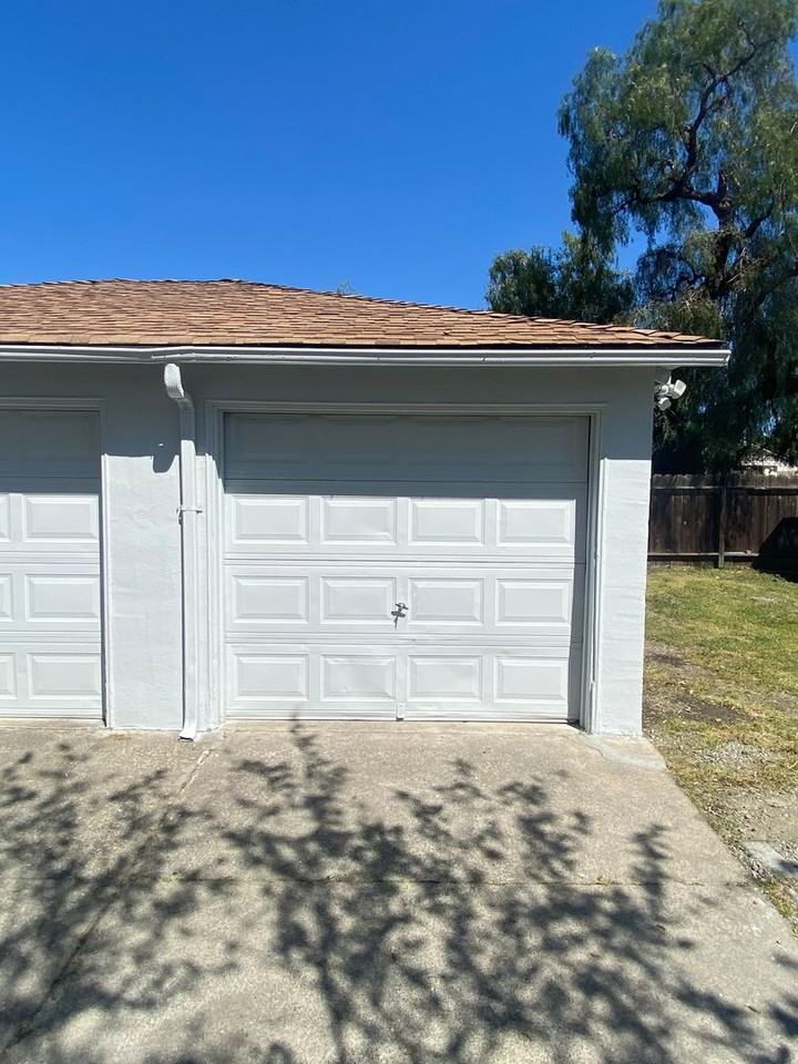 1645 Linden St - Photo 3 of 14