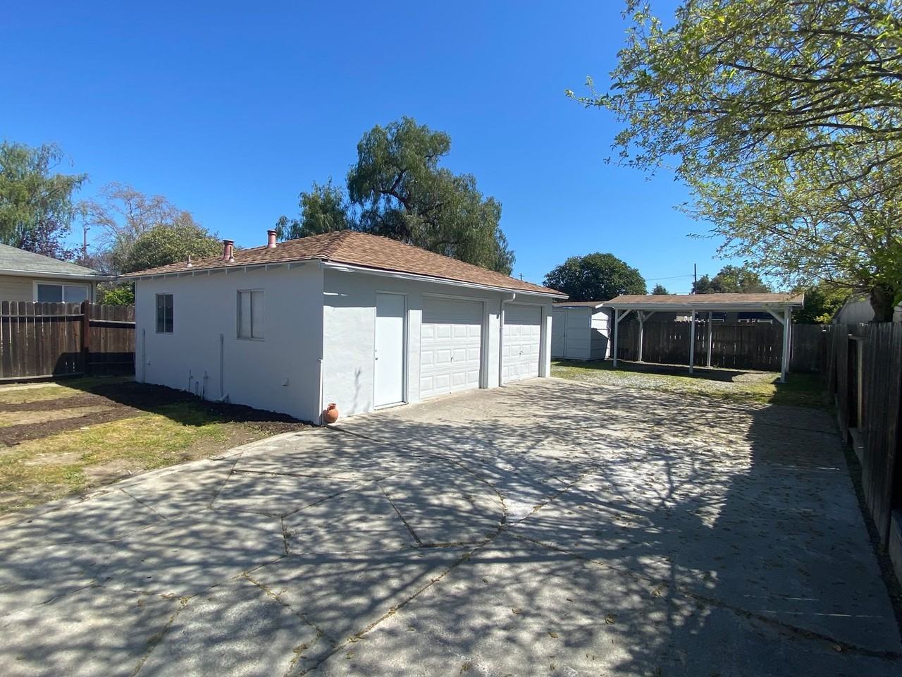 1645 Linden St - Photo 5 of 14