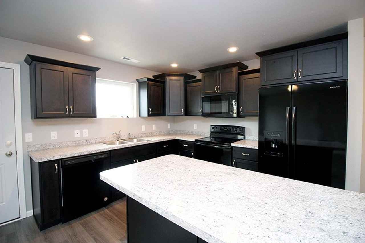 6985 Majestic Loop - Photo 2 of 20