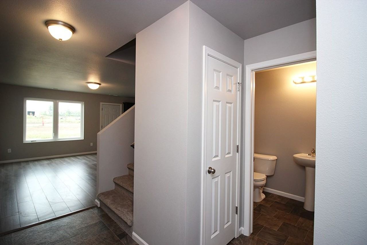 6985 Majestic Loop - Photo 6 of 20