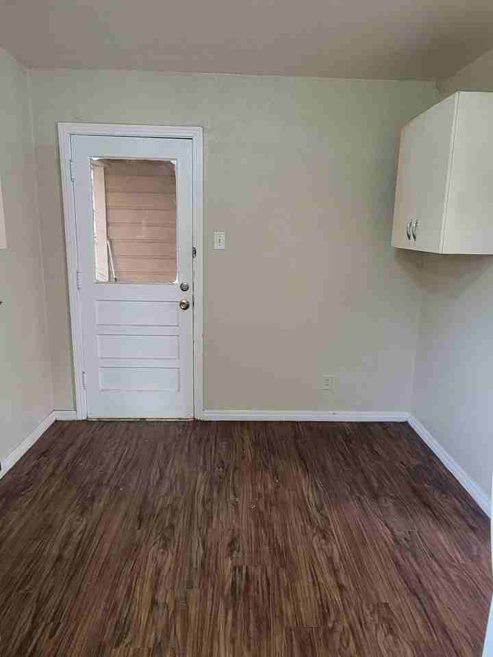 1205 Smith Dr - Photo 6 of 15