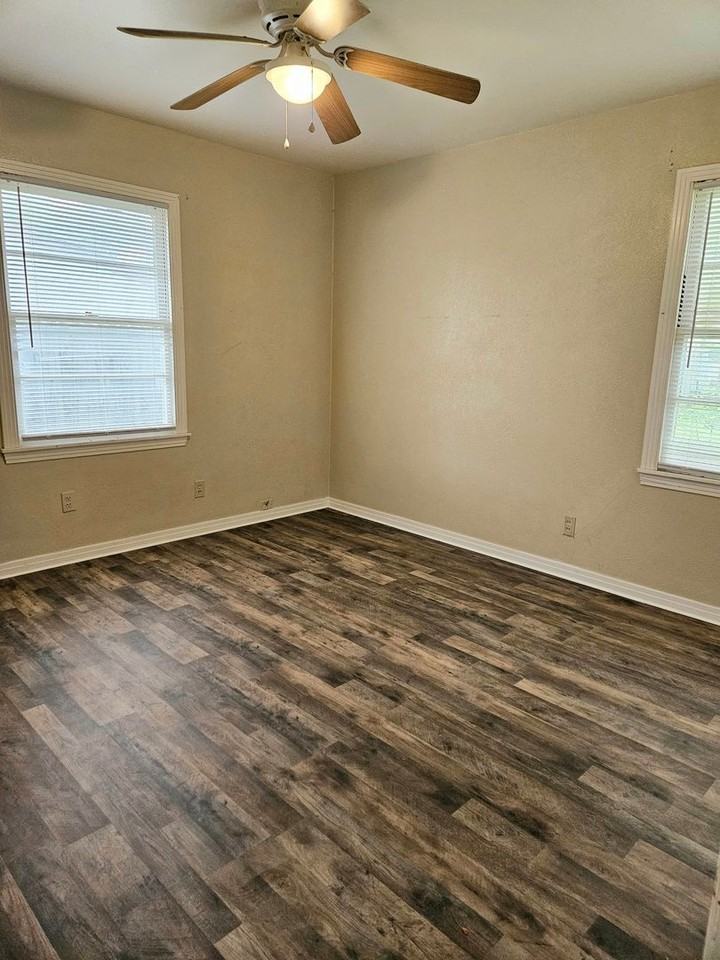 1205 Smith Dr - Photo 7 of 15