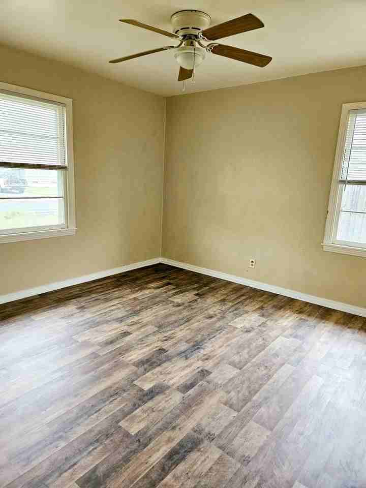1205 Smith Dr - Photo 6 of 13