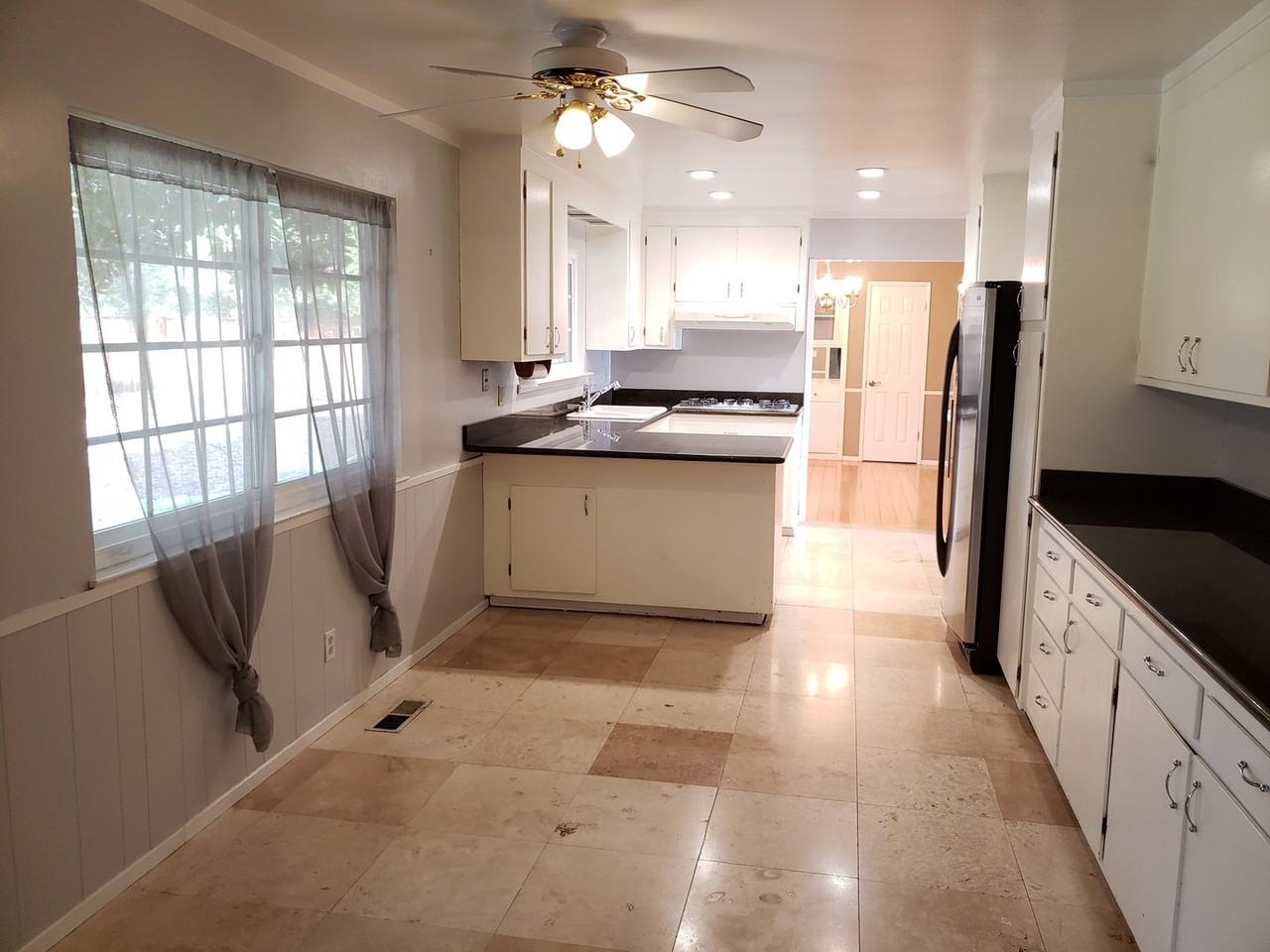 1004 Wickham Dr - Photo 3 of 13