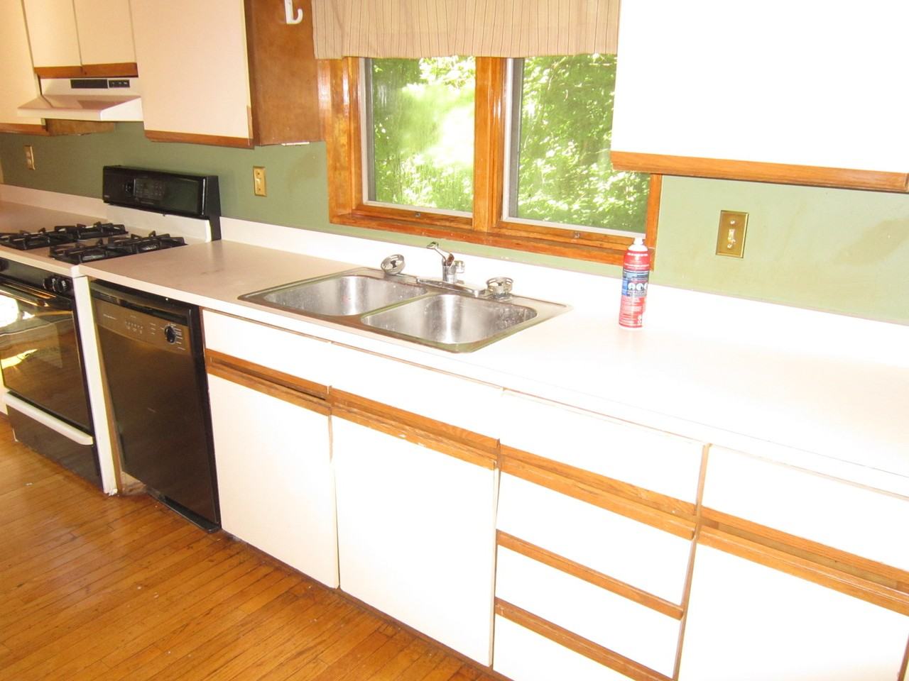 102 Sherman Ave - Photo 5 of 50