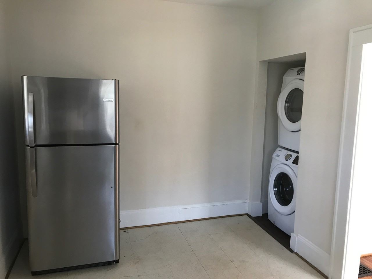 1541 Thomas Ave - Photo 6 of 15