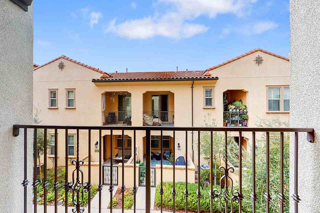 400 El Paseo - Photo 2 of 28