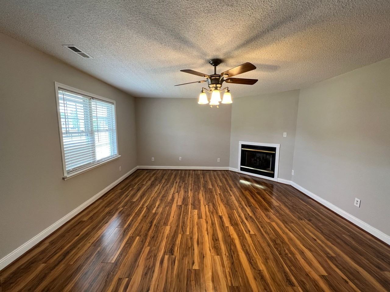 118 Terrilynn Way - Photo 2 of 11