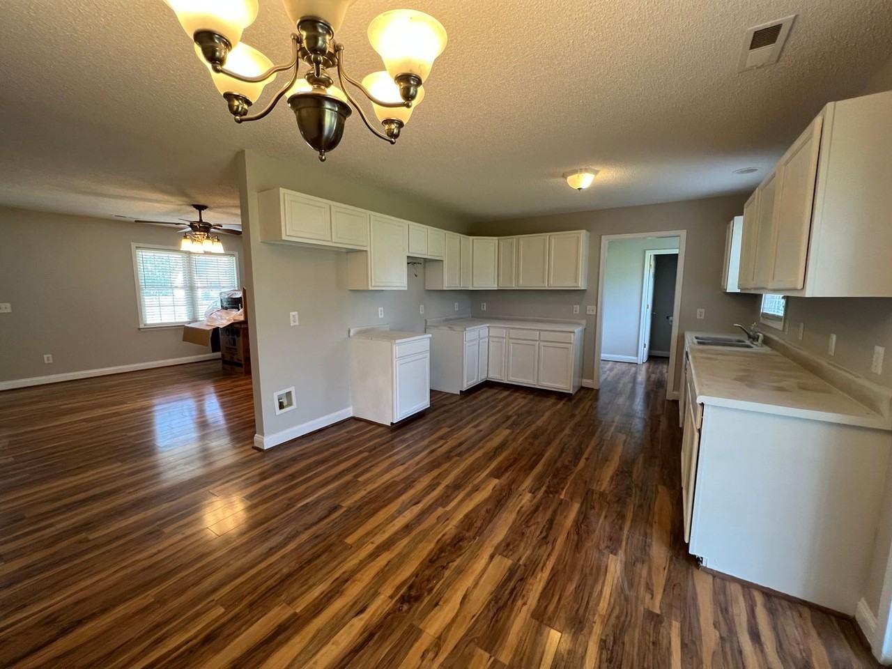 118 Terrilynn Way - Photo 4 of 11