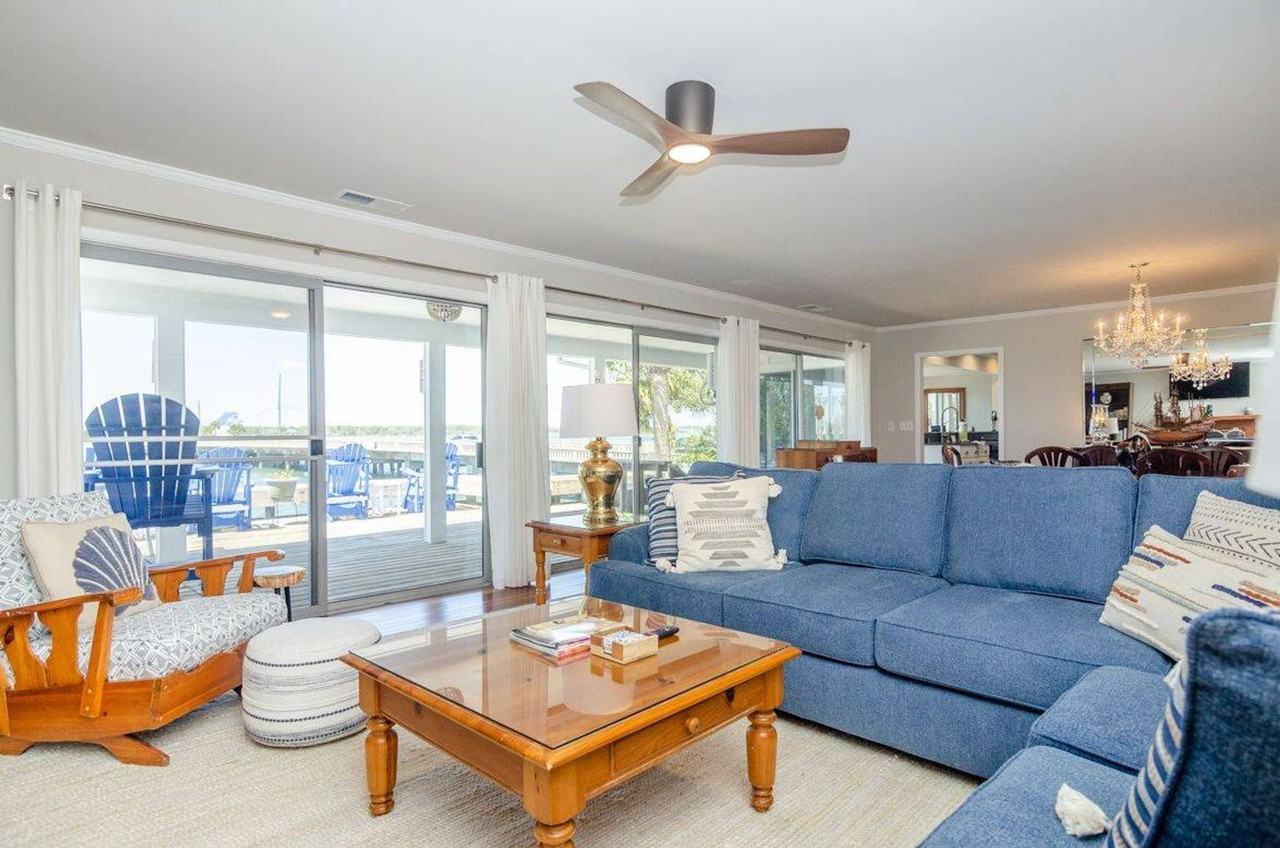 32 Greensboro St W - Photo 7 of 50