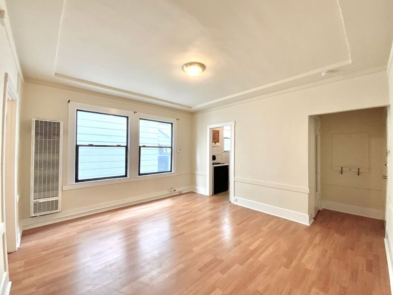 1730 Hyde St - Photo 2 of 19