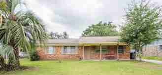 121 Deerwood Ct - Photo 1 of 1