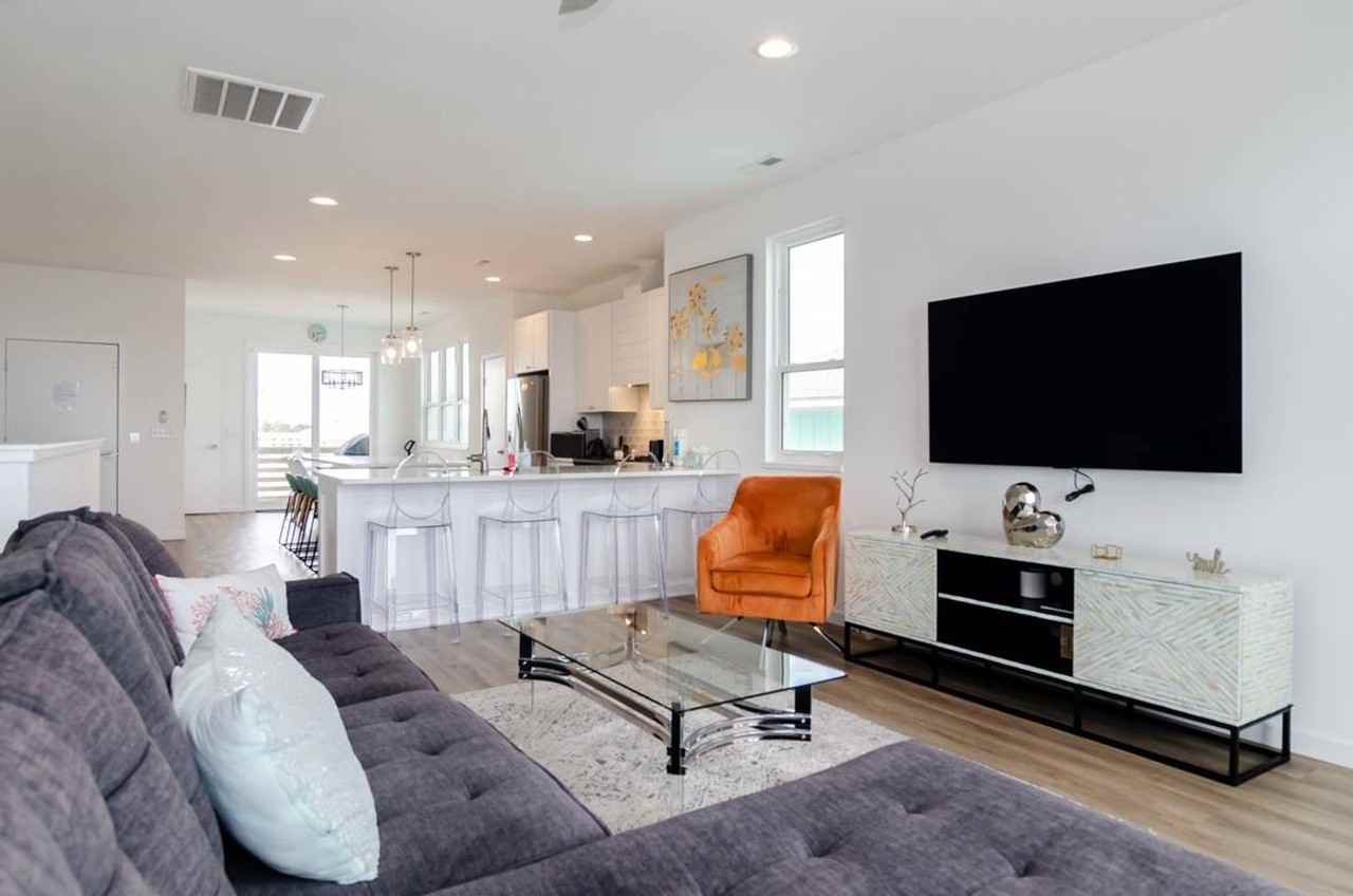 1007 Carolina Beach Avenue North - Photo 7 of 50