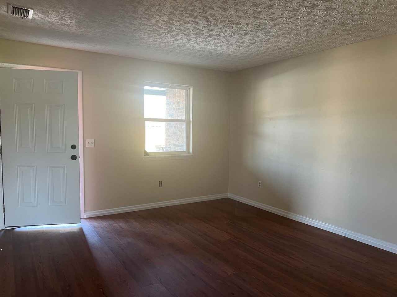 3138 Tiffany Ct. - Photo 3 of 10