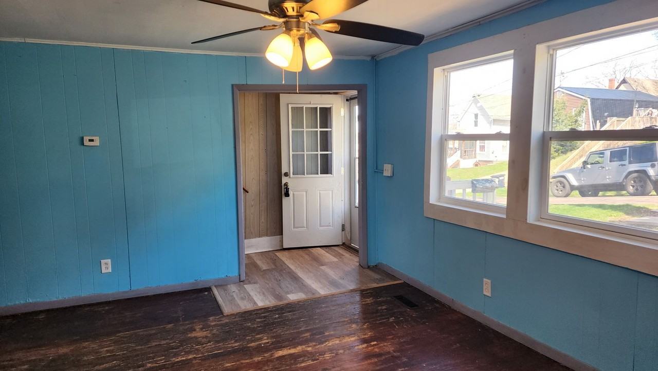 333 N 6th St - Photo 3 of 12