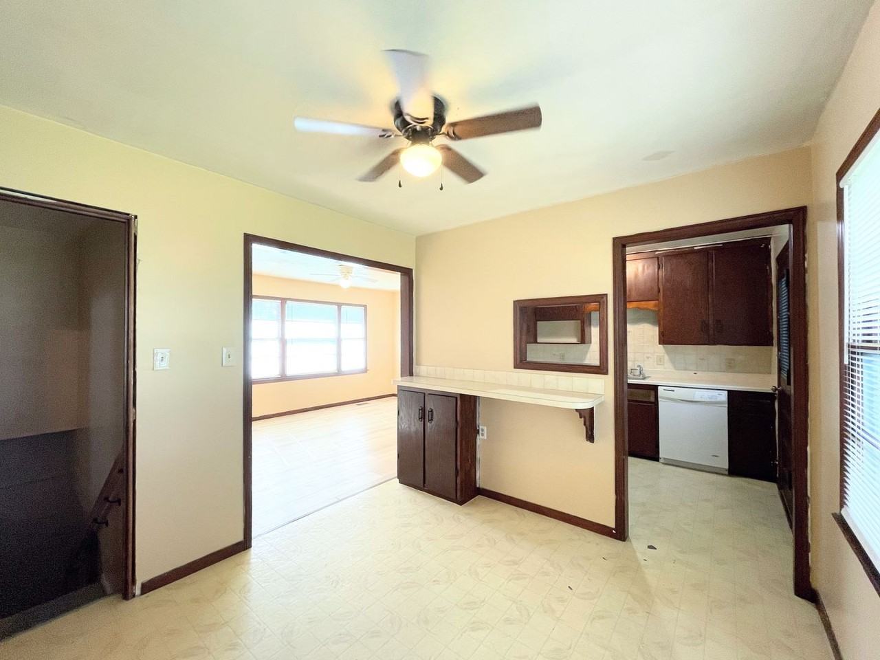 1427 Harding St - Photo 6 of 25
