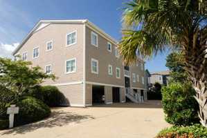 featured image of 10 Columbia St W