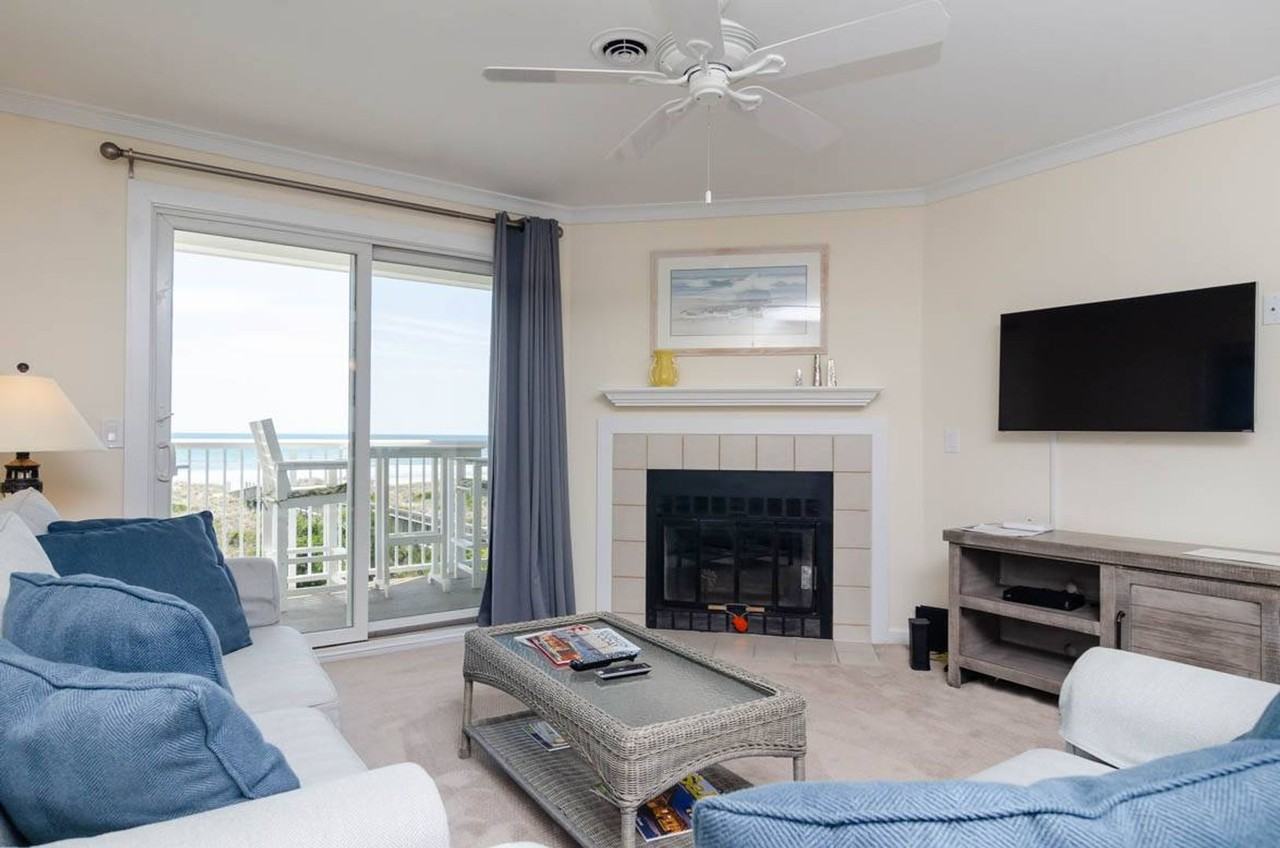 2514 N Lumina Ave - Photo 2 of 30