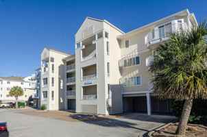 featured image of 2510 N Lumina Ave