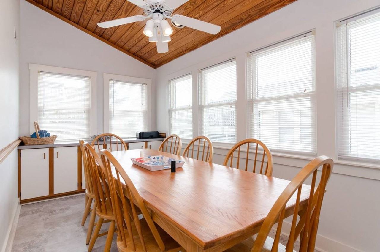 8 Sunset Ave Apt B - Photo 7 of 25