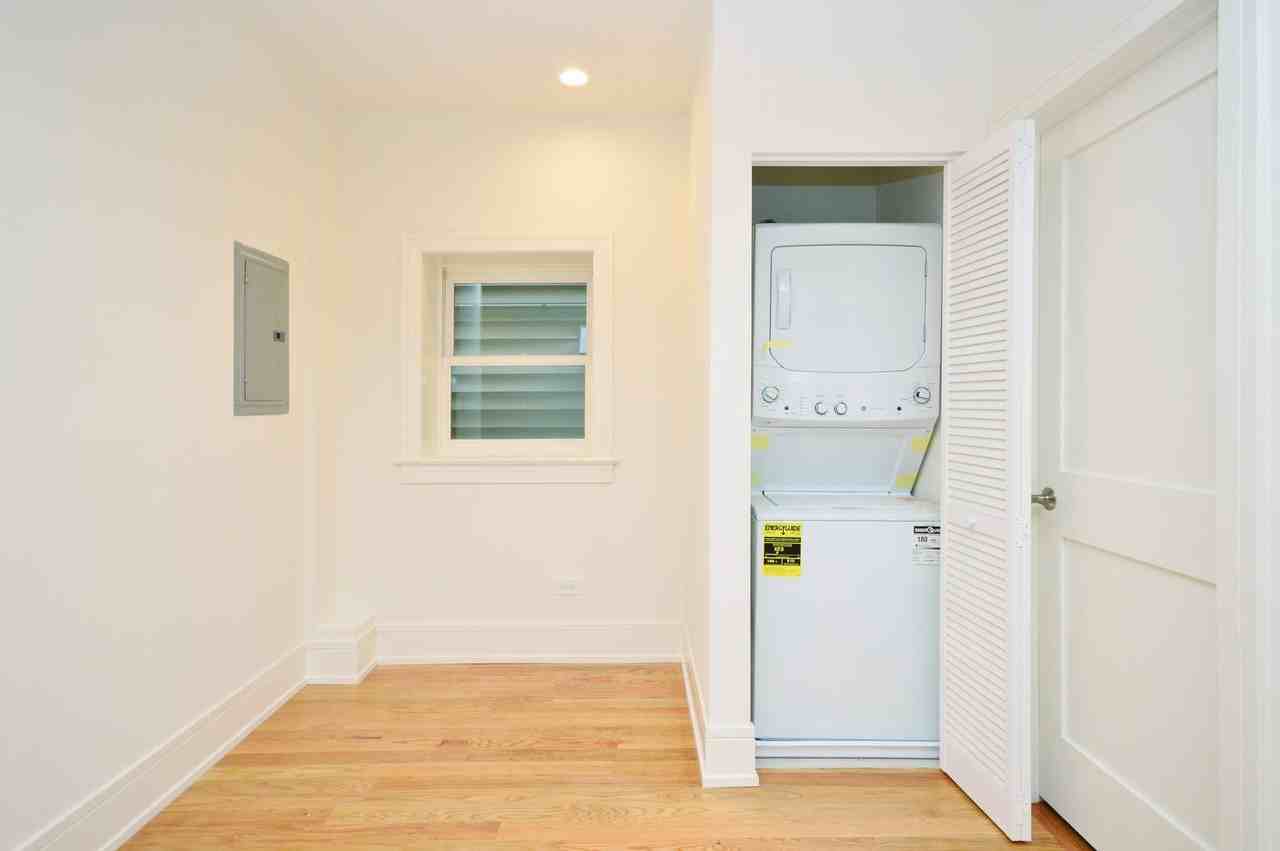 2235 N. Clybourn - Photo 2 of 29