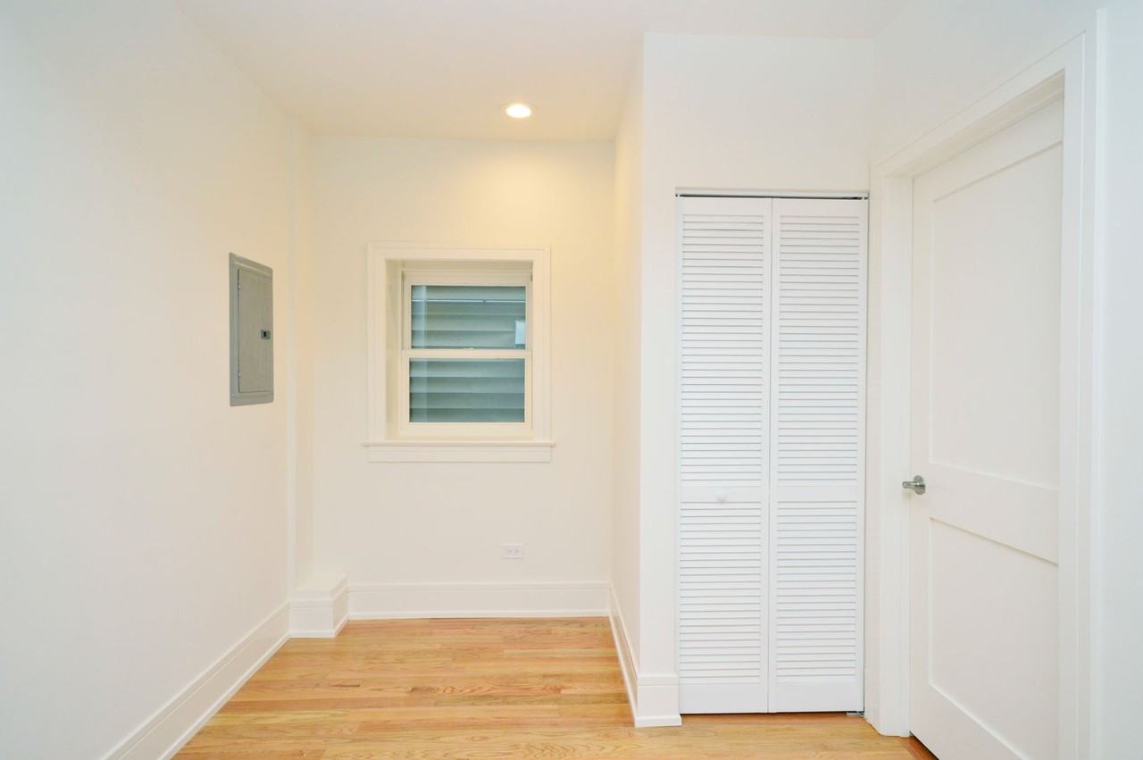 2235 N. Clybourn - Photo 3 of 29