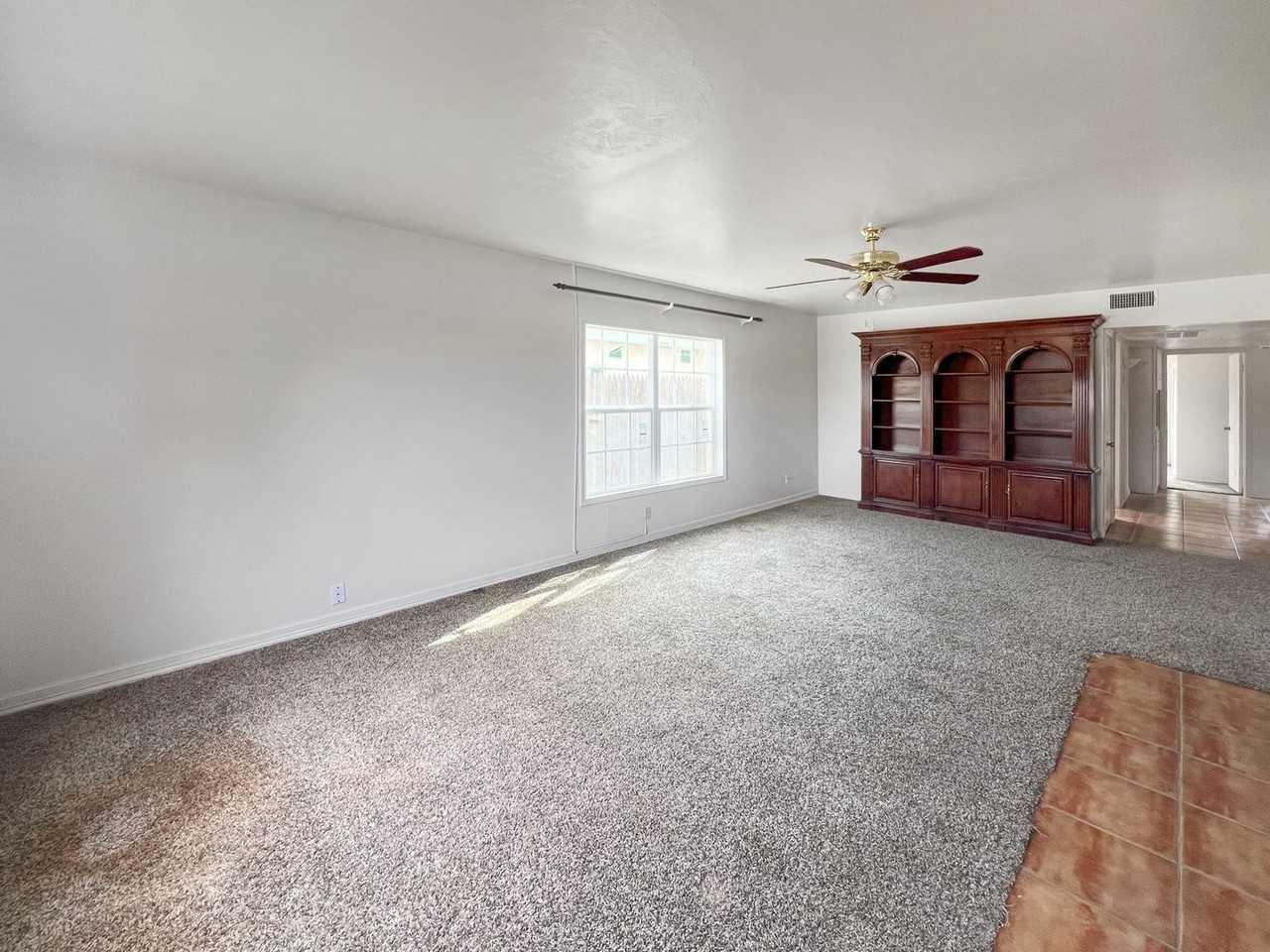 2703 N Northacres Dr - Photo 2 of 13