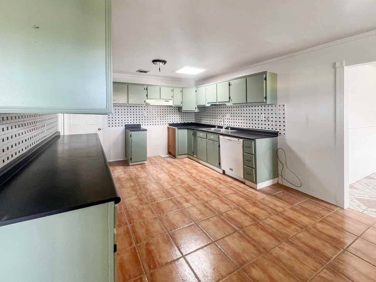 2703 N Northacres Dr - Photo 3 of 13